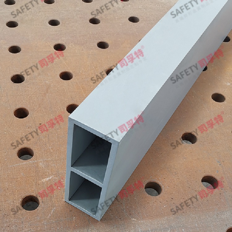 精益求精,幕墻中“精致鋼”的設(shè)計與應(yīng)用-司孚特金屬(圖4) 精益求精,幕墻中“精致鋼”的設(shè)計與應(yīng)用-司孚特金屬(圖4)